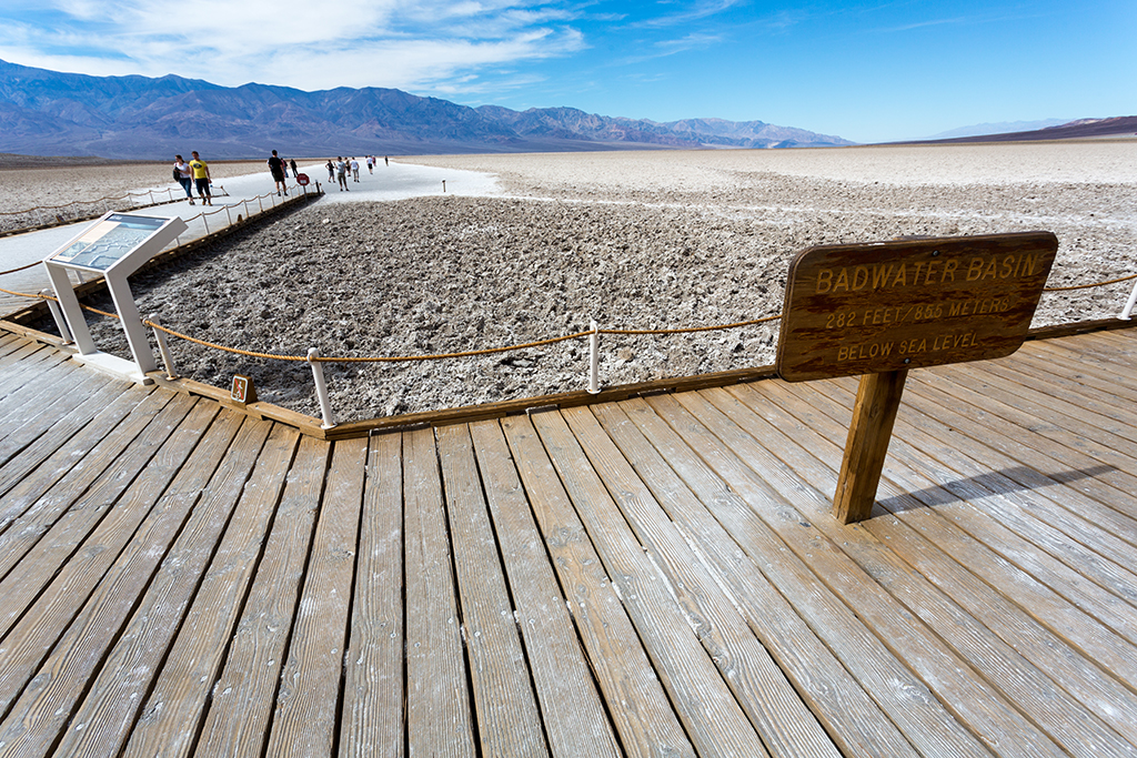 10-04 - 03.jpg - Bad Water, Death Valley National Park